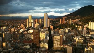 Vista de Bogotá, Colombia. Editoriales actuales de España, Adarve