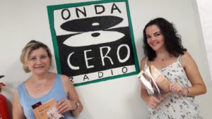 Rosalía de Santos y Pilar Lozano en Radio Cero Vega Baja. Editorial Adarve, editoriales españolas
