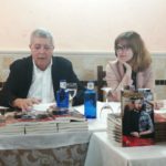 Jesús María García Albi junto a Andrea Fernández de Editorial adarve en la presentación de la novela El Hípster de la corte del Emperador. Editorial Adarve de España, Editoriales de España, Editorial española