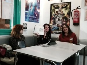 Durante la presentación de Evengarg Herederos de la guerra I de Ana B Sintes. Editorial Adarve, Editoriales de España, Editorial Adarve de España, Editoriales actuales de España, Editoriales españolas, Editoriales españolas actuales
